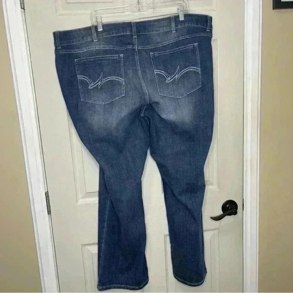 Wrangler Women’s Plus Size Straight Leg Denim Jeans Sz 26Wx30 - Picture 8 of 11